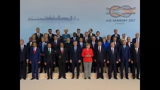 G-20 World Leaders Pose for 'Family' Portrait