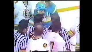 Rick Hampton (California Golden Seals) vs Bobby Schmautz (BOS)