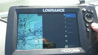 Как вывести напряжение аккумулятора на экран эхолота Lowrance.