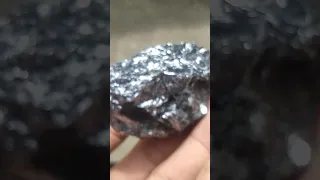 It is a platinum palladium meotorites or diamond meteorite please comment.a want to sale this stone.