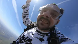 Прыжок с парашютом — DZK RND (инструктор Александр Иванов)