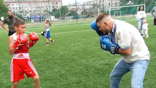 Український боксер Денис Берінчик провів відкрите благодійне тренування з житомирянами