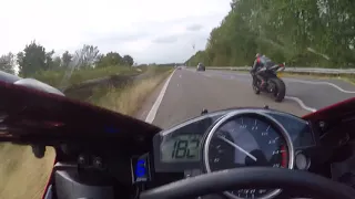 Yamaha R1 vs. Honda CBR1000 rr on German autobahn