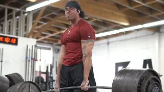 735 BELTLESS DEADLIFT PR