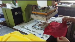 Clothes/fabric embossing machine