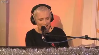 Annie Lennox - A Whiter Shade Of Pale (Live on Simon Mayo Drivetime)