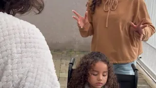 Mãe Abandona filha Deficiente e o Pior Acontece, Veja até o Final...