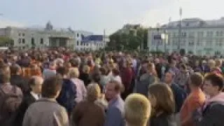 Opposition protest over access to Moscow election