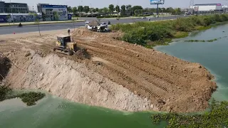 Trator Esteira Na Barragem