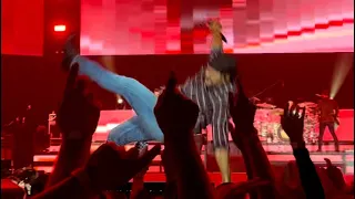 Luke Bryan slips on phone and falls, watch his reaction 04-21-24