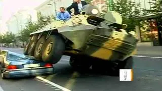 Lithuanian mayor crushes Mercedes with tank