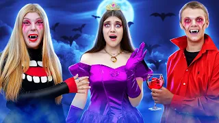 A Princesa é Adotada por uma Família de Vampiros! @amigosforevershorts