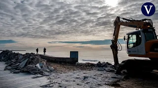 Calafell empieza a demoler parte del paseo marítimo por la crisis climática