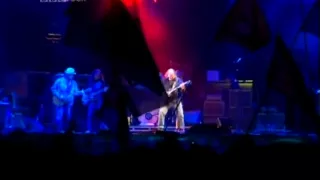 Neil Young - Glastonbury 2009 - Rockin In The Free World part 1