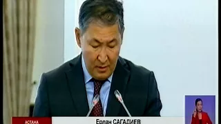 Е. Сагадиев предложил публиковать количество образовательных грантов на три года вперед