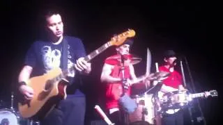 blink-182 - give me one good reason (acoustic) - manchester