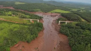 Mira como Se rompe una presa en Brasil