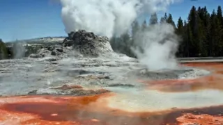 Yellowstone volcano hit by more than 70 earthquakes Will it erupt