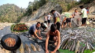 Mountain BUDUNA Fishing in Nepali River !! Catching, Cooking and Eating in River ! Duwali Fishing