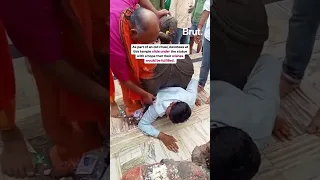 This man came to offer prayers at the temple but the visit didn't end well for him… 😱