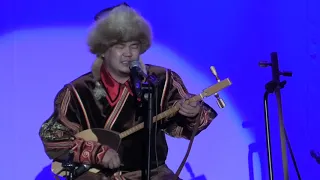 Знаменитый алтайский "Аттар"! В горловом пении вся мощь степных скакунов! Throat singing of Altai