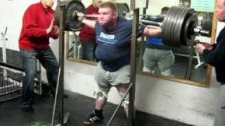 squat 300kg 660lb 2 reps