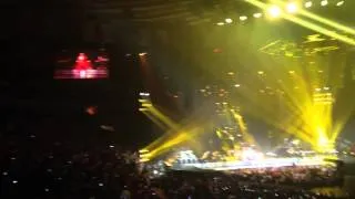 Madonna goes PSY- Give it 2 me Gangnam Style Madison Square Garden