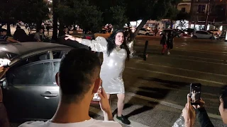 נטע עצמה מופיעה בכיכר רבין, תל אביב דקות לאחר הזכייה בתחרות האירוויזיון בפורטוגל 2016