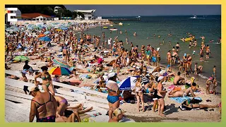 🕶 В Одесі відкривають пляжний сезон, раніше його зірвав теракт росіян на Каховській ГЕС