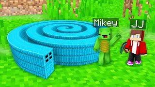 TINY Mikey and JJ Found TINY SPIRAL DIAMOND DOOR in Minecraft (Maizen)