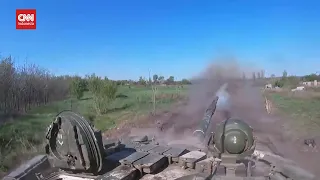 Momen Tank T 72B3 Rusia Gempur Pasukan Ukraina