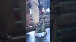 Such a pure Tibetan lady, ah, Tibetan culture, Chunxi Road Street Photography, Guozhuang Dance