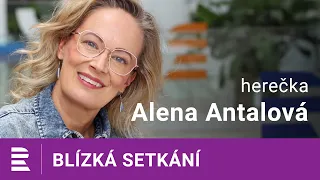 Alena Antalová na Dvojce: Kdyby mi někdo řekl, že budu v angažmá 30 let, tak si budu ťukat na čelo