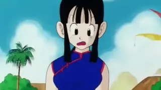 Bulma mira a Goku grande por primera vez y se enamora