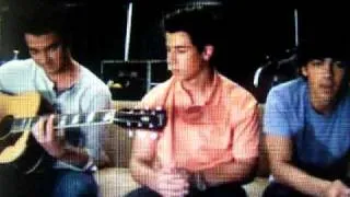 Jonas Brothers - KEVIN AND NICK SINGING 7:05 - LIVE WEBCAST 08/22/09