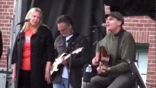 James Taylor (HD) - Carolina In My Mind - President Obama Grassroots Rally, Nashua, NH - 10-27-12