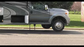 LCI Ultra Level Hydraulic Leveling System With Air Dump Lever On Thor Diesel Motorhomes