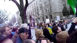 Гимн Украины - протест против российской интервенции в Крыму (Берлин 2 марта 2014)