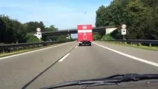 Rasender LKW mit 130 km/h auf der Autobahn in Deutschland