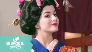 Un gancho al corazón: 'La Monita' se convierte en Geisha | C-38 | tlnovelas