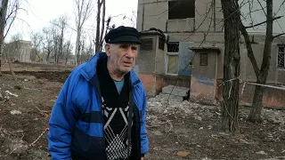 Мариуполь без прикрас . Проспект Строителей 32 и 30 .Рядом Морской лицей ,не  Новостройки и Невский