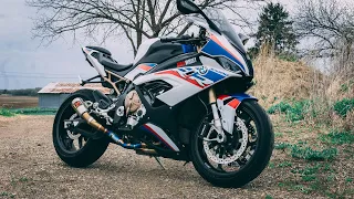 2020 BMW S1000RR - Akrapovic GP Titanium Exhaust (Start-up, Revs, Fly-bys)