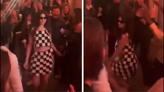 Anne Hathaway twerking to Nicki Minaj's Anaconda during a Versace after party