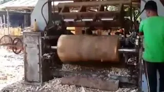 Wood Peeling machine process for core veneer