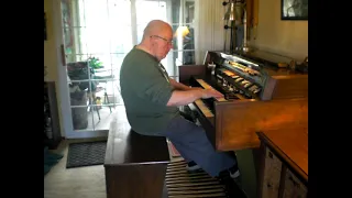 Mike Reed plays "I got Rhythm" on the Hammond Organ