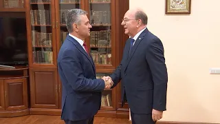 Президент ПМР встретился с российским послом О. Васнецовым