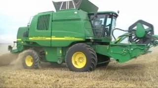 Moisson du blé en 2010 avec une JOHN DEERE 9680 WTS