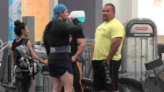 Gym Douche confronts Powerlifter at the Gym!