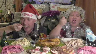 MUKBANG RUSSIA|ПОСЛЕНОВОГОДНИЙ ОБЖОР|ВРЕДНАЯ ДОМАШНЯЯ ЕДА|ДОЕДАЕМ И НИКАК НЕ ДОЕДИМ...