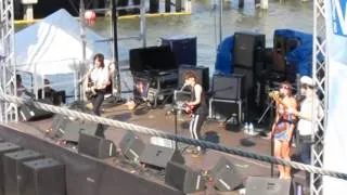 Those Darlins covering "Then He Kissed Me" @ South Street Seaport 7/12/14 (4Knots Festival)